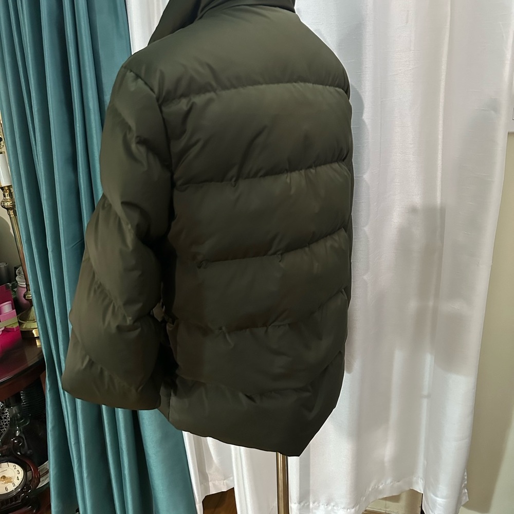 Theory NWT Puffer Lightweight Jacket. - Picture 3 of 8
